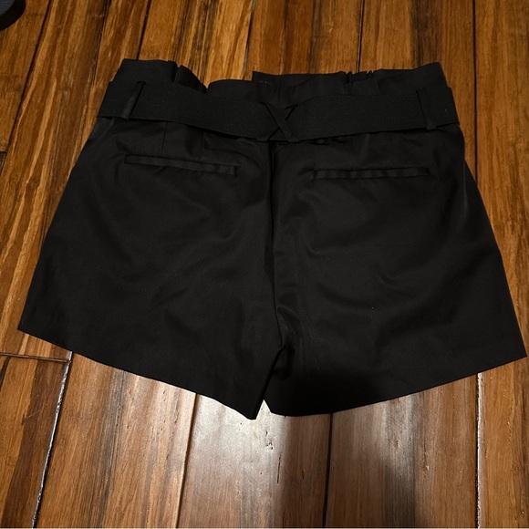 Jennifer Lopez Women’s Black Shorts Size 8 - Picture 2 of 7